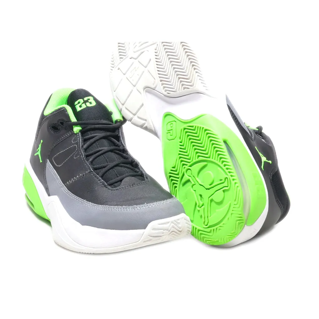 Air Jordan Air Air Jordan Max Aura 3 Sport Shoes Fabric Black Colour For Women
