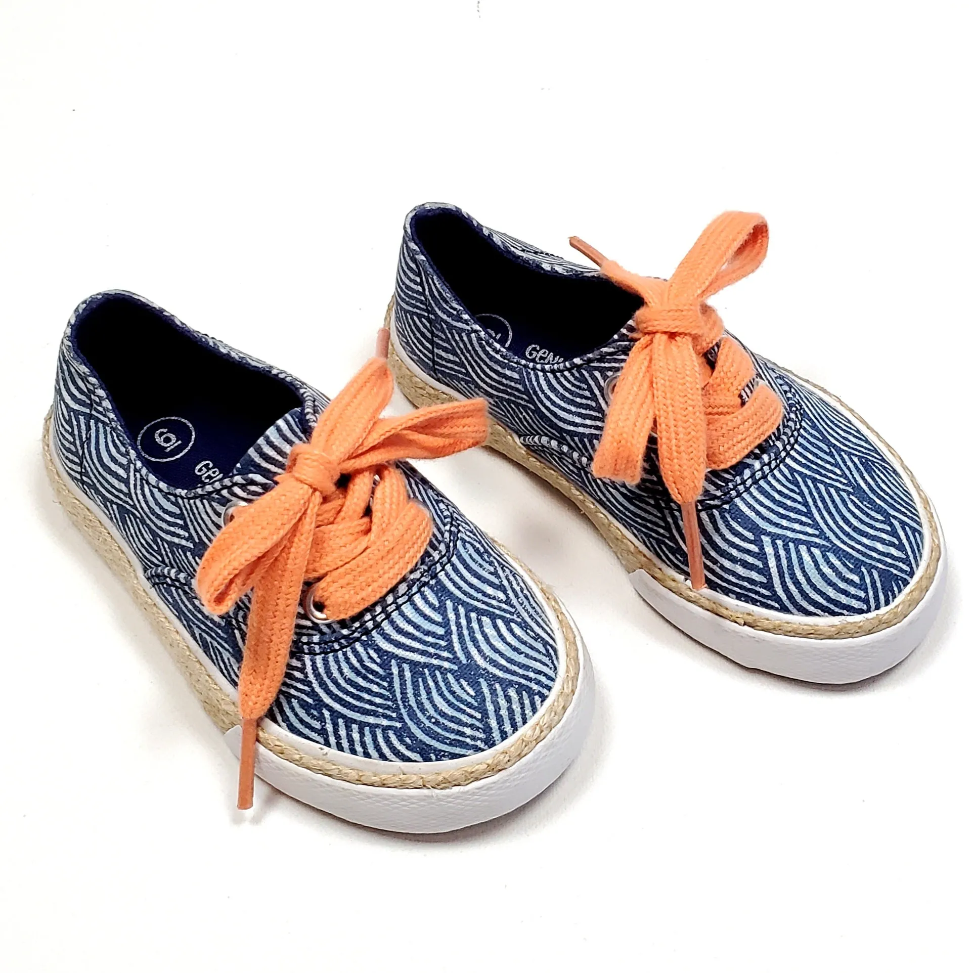 Genuine Kids Oshkosh Boys Blue White Shoes Size 6